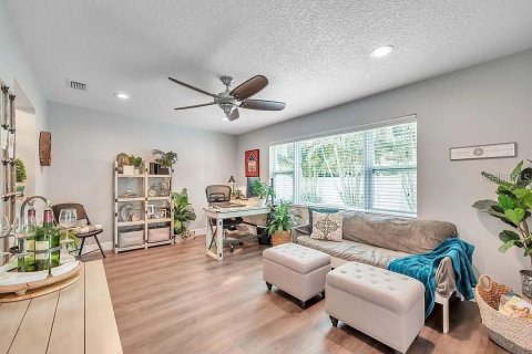 Casa en alquiler en Saint Petersburg, Florida, 3 dormitorios, 173.08 m2 № 1885805 - foto 6