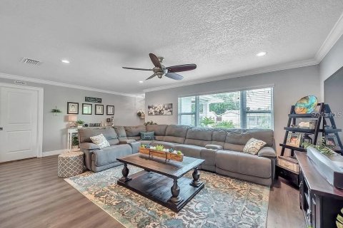 Casa en alquiler en Saint Petersburg, Florida, 3 dormitorios, 173.08 m2 № 1885805 - foto 3