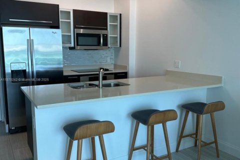 Condominio en alquiler en Miami, Florida, 1 dormitorio, 64.38 m2 № 1928316 - foto 7