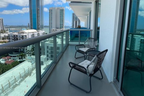 Condominio en alquiler en Miami, Florida, 1 dormitorio, 64.38 m2 № 1928316 - foto 4