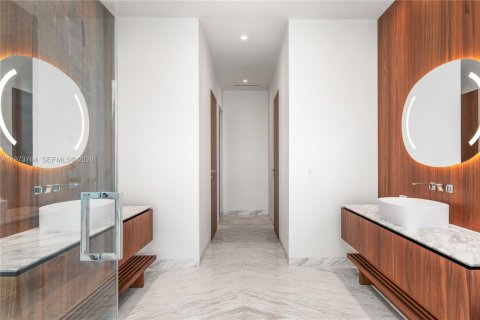 Condo in Miami, Florida, 3 bedrooms  № 2052905 - photo 12