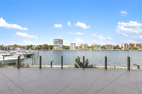 Condo in Miami, Florida, 3 bedrooms  № 2052905 - photo 3