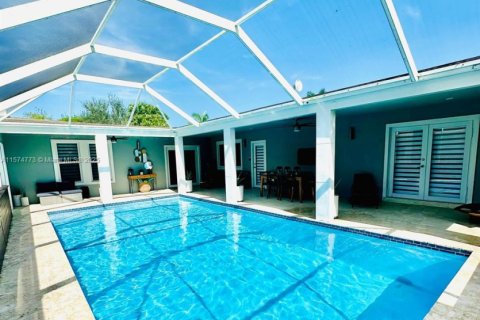 Дом в Хомстед, Флорида 3 спальни, 221.48м2 № 2037855