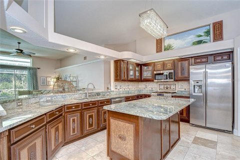 House in Lutz, Florida 4 bedrooms, 270.07 sq.m. № 1832158 - photo 17