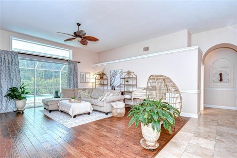 House in Lutz, Florida 4 bedrooms, 270.07 sq.m. № 1832158 - photo 19