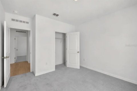 Villa ou maison à vendre à Kissimmee, Floride: 4 chambres, 168.43 m2 № 2414060 - photo 15