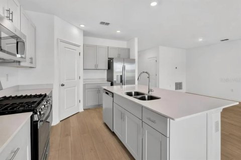 Villa ou maison à vendre à Kissimmee, Floride: 4 chambres, 168.43 m2 № 2414060 - photo 6