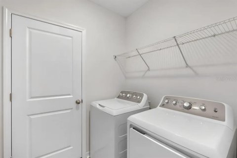 Villa ou maison à vendre à Kissimmee, Floride: 4 chambres, 168.43 m2 № 2414060 - photo 10