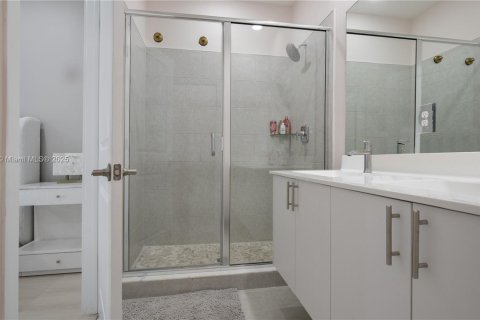 Townhouse in Doral, Florida 3 bedrooms, 149.02 sq.m. № 1860036 - photo 9