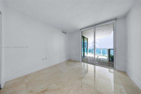 Condo in Sunny Isles Beach, Florida, 3 bedrooms  № 2082398 - photo 23