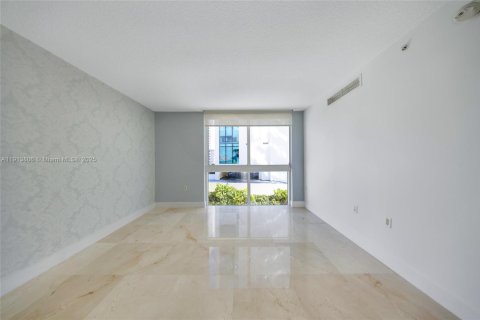 Condo in Sunny Isles Beach, Florida, 3 bedrooms  № 2082398 - photo 14