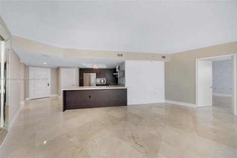 Condo in Sunny Isles Beach, Florida, 3 bedrooms  № 2082398 - photo 5