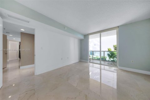 Condo in Sunny Isles Beach, Florida, 3 bedrooms  № 2082398 - photo 28