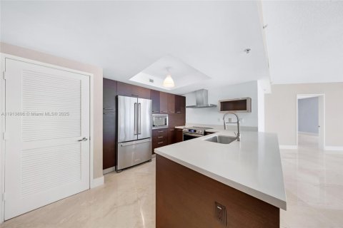 Condo in Sunny Isles Beach, Florida, 3 bedrooms  № 2082398 - photo 3