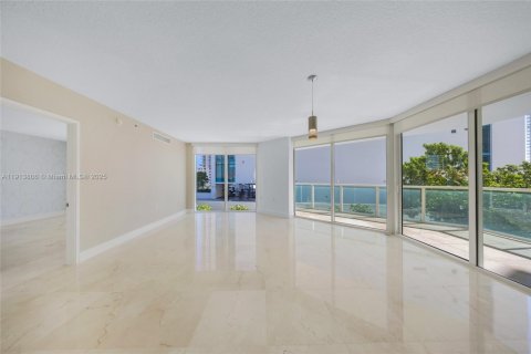 Condo in Sunny Isles Beach, Florida, 3 bedrooms  № 2082398 - photo 6
