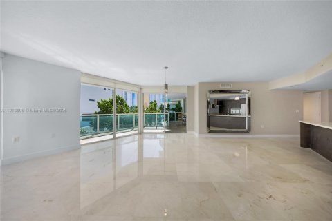 Condo in Sunny Isles Beach, Florida, 3 bedrooms  № 2082398 - photo 8