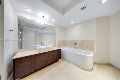 Condo in Sunny Isles Beach, Florida, 3 bedrooms  № 2082398 - photo 20