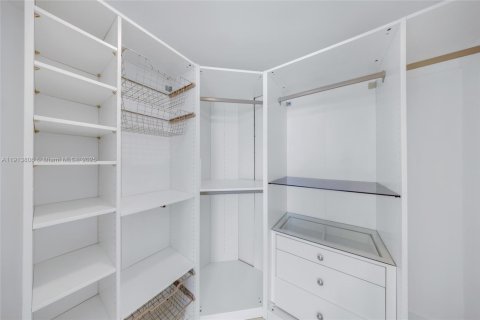 Condo in Sunny Isles Beach, Florida, 3 bedrooms  № 2082398 - photo 18