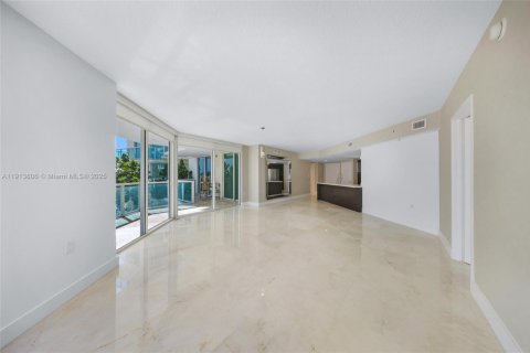 Condo in Sunny Isles Beach, Florida, 3 bedrooms  № 2082398 - photo 9