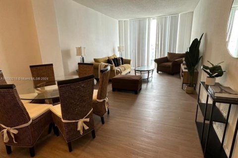 Copropriété à vendre à Sunny Isles Beach, Floride: 1 chambre, 93.37 m2 № 1702644 - photo 10