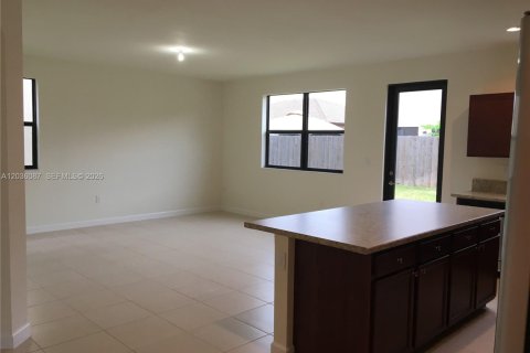 Купить виллу или дом в Хомстед, Флорида 5 спален, 296.92м2, № 2085224 - фото 10