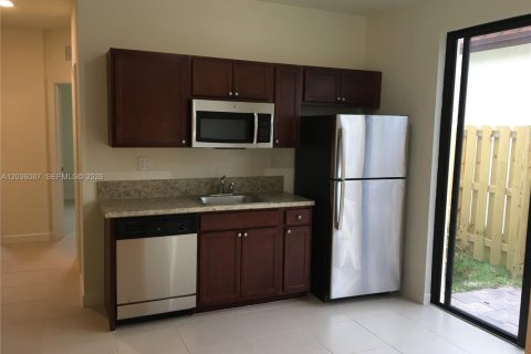 Купить виллу или дом в Хомстед, Флорида 5 спален, 296.92м2, № 2085224 - фото 25