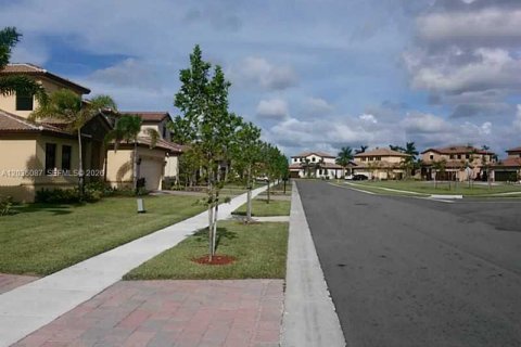 Купить виллу или дом в Хомстед, Флорида 5 спален, 296.92м2, № 2085224 - фото 8