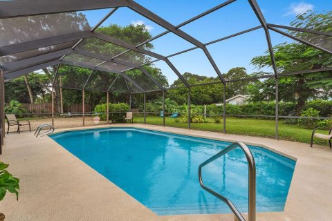 House in Vero Beach, Florida 3 bedrooms, 121.33 sq.m. № 2410743 - photo 27