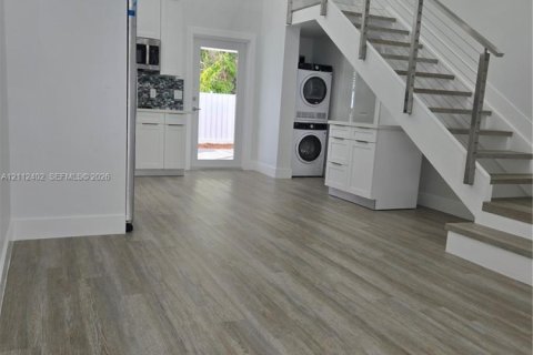 Touwnhouse à louer à Homestead, Floride: 2 chambres, 259.48 m2 № 2432559 - photo 6