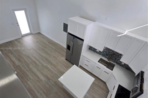 Touwnhouse à louer à Homestead, Floride: 2 chambres, 259.48 m2 № 2432559 - photo 16