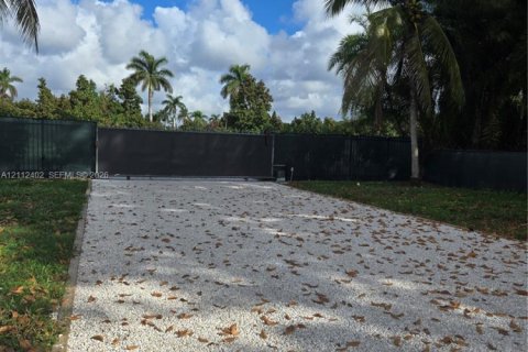 Touwnhouse à louer à Homestead, Floride: 2 chambres, 259.48 m2 № 2432559 - photo 3