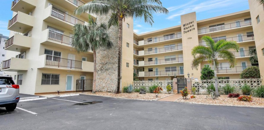 Condominio en Hollywood, Florida, 2 dormitorios № 1054816
