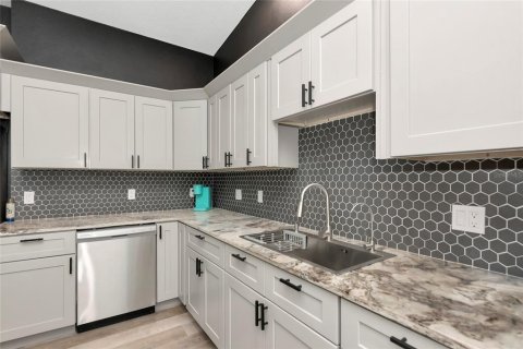 Casa en venta en North Port, Florida, 3 dormitorios, 159.23 m2 № 2238701 - foto 15
