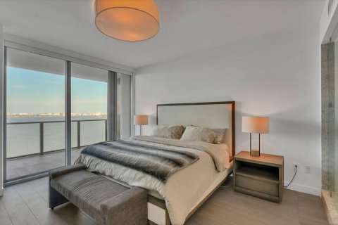Condo in Miami, Florida, 3 bedrooms  № 2254425 - photo 17