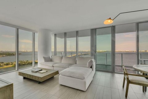 Condo à Miami, Floride, 3 chambres  № 2254425