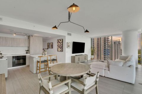 Condo in Miami, Florida, 3 bedrooms  № 2254425 - photo 12