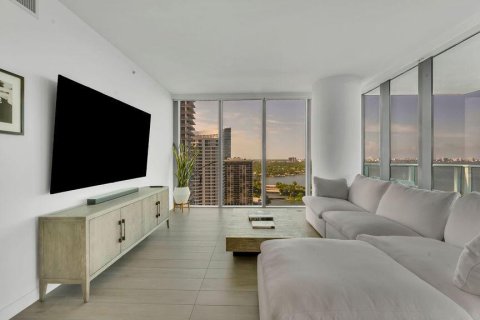 Condo in Miami, Florida, 3 bedrooms  № 2254425 - photo 10