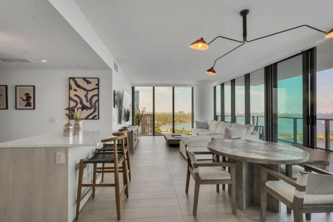 Condo in Miami, Florida, 3 bedrooms  № 2254425 - photo 13