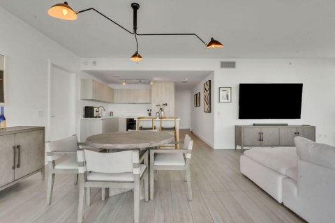 Condo in Miami, Florida, 3 bedrooms  № 2254425 - photo 11