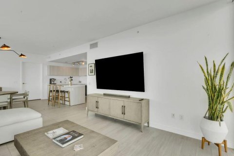 Condo in Miami, Florida, 3 bedrooms  № 2254425 - photo 9