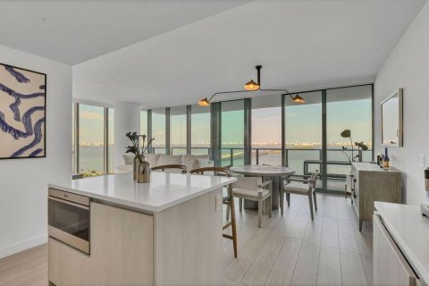 Condo in Miami, Florida, 3 bedrooms  № 2254425 - photo 4