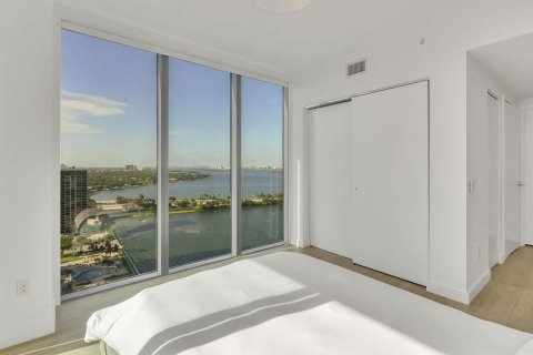 Condo in Miami, Florida, 3 bedrooms  № 2254425 - photo 29