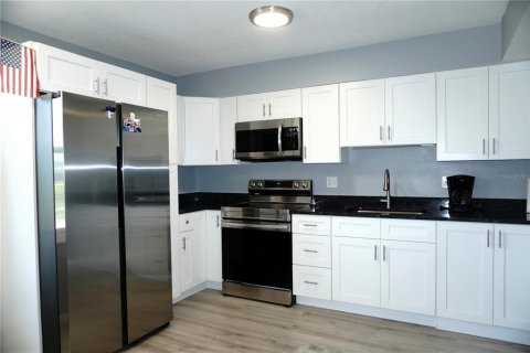 Condominio en venta en Holiday, Florida, 2 dormitorios, 71.35 m2 № 1577265 - foto 11