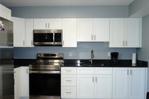 Condominio en venta en Holiday, Florida, 2 dormitorios, 71.35 m2 № 1577265 - foto 13
