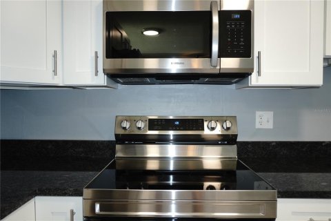 Condominio en venta en Holiday, Florida, 2 dormitorios, 71.35 m2 № 1577265 - foto 12