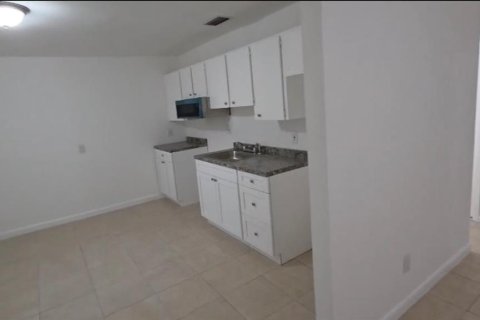 Apartment in Bradenton, Florida 2 bedrooms, 69.68 sq.m. № 1912146 - photo 12