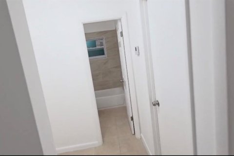 Apartment in Bradenton, Florida 2 bedrooms, 69.68 sq.m. № 1912146 - photo 19