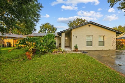 House in Brandon, Florida 4 bedrooms, 183.39 sq.m. № 1894566 - photo 1