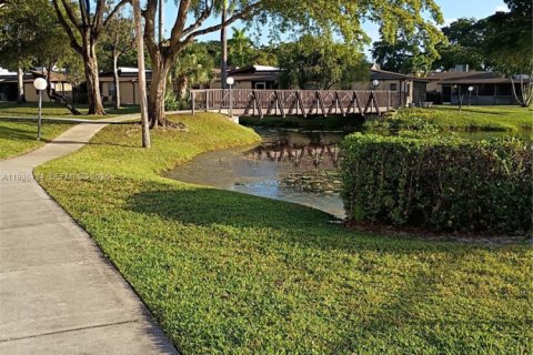 Купить кондоминиум в Холливуд, Флорида 1 спальня, 65.96м2, № 1987112 - фото 20