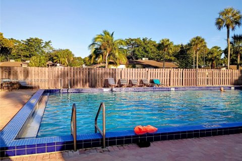 Купить кондоминиум в Холливуд, Флорида 1 спальня, 65.96м2, № 1987112 - фото 11